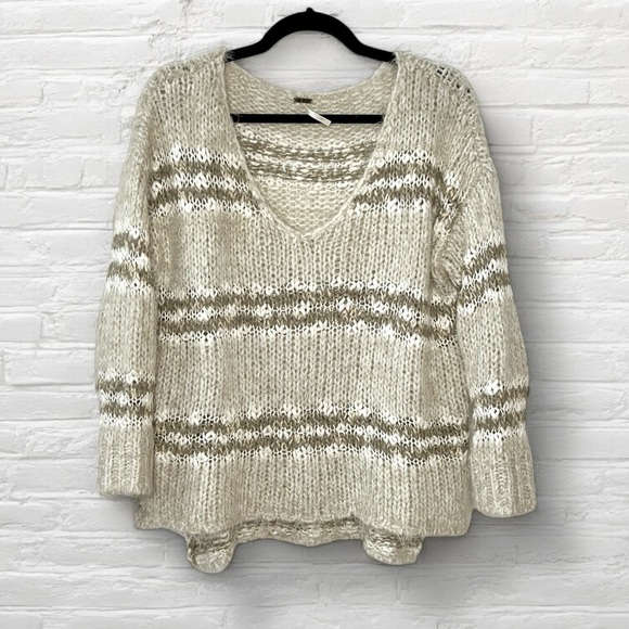 ⭐️ Free People Cozy Fuzzy Linus Striped Oatmeal Color Sweater SMALL - Picture 3 of 13